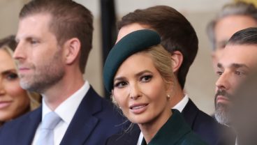 大統領就任式のイヴァンカはMAGAメイクの象徴的なスタイル　Photo by Kevin Lamarque - Pool/Getty Images
